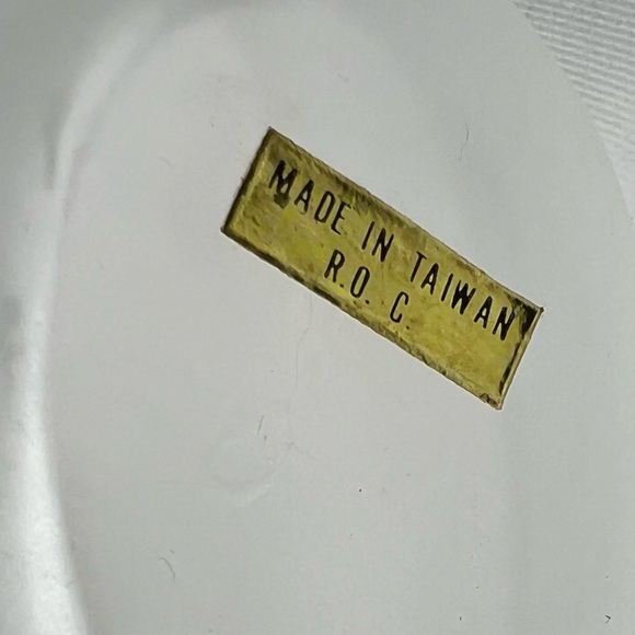 Vintage Frosted Swirl Glass with Black Pump Atomizer & Gold Accents (empty) - Picture 6 of 6